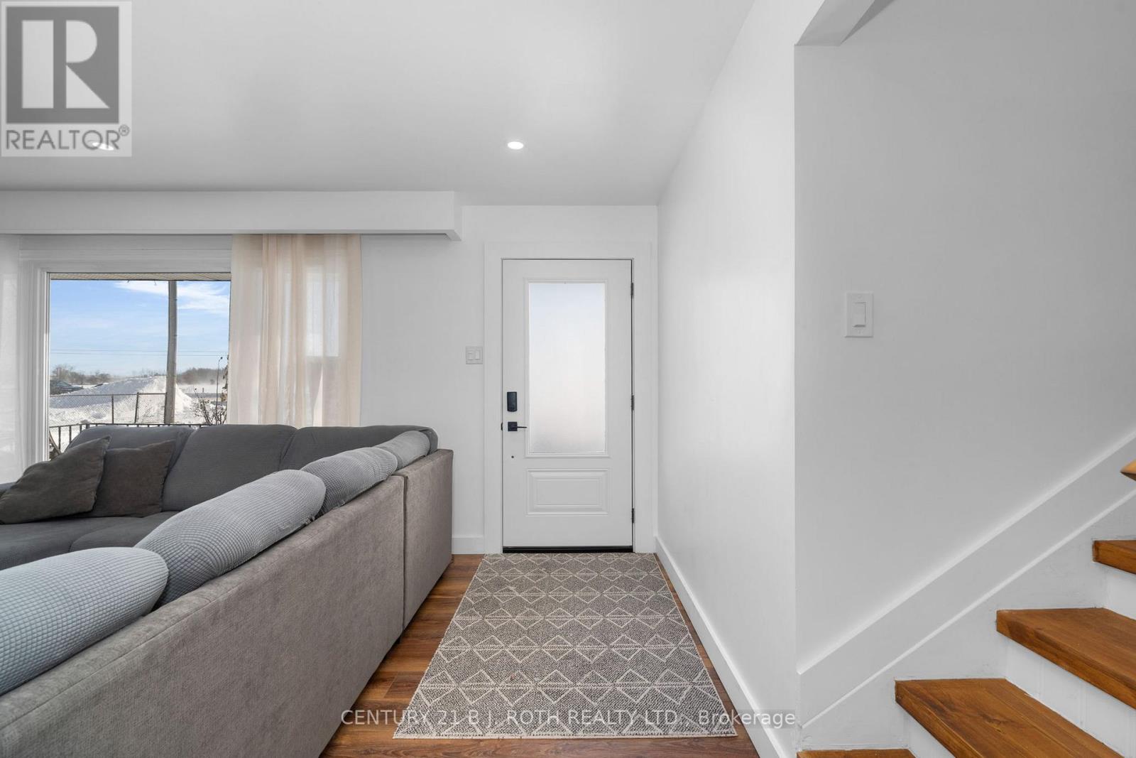 5812 County Rd 90, Springwater, Ontario  L0M 1T2 - Photo 5 - S12657728