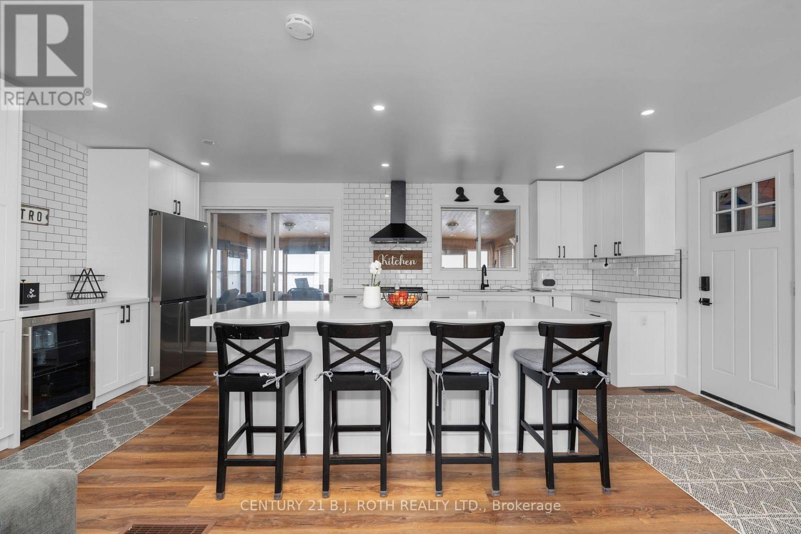 5812 County Rd 90, Springwater, Ontario  L0M 1T2 - Photo 9 - S12657728