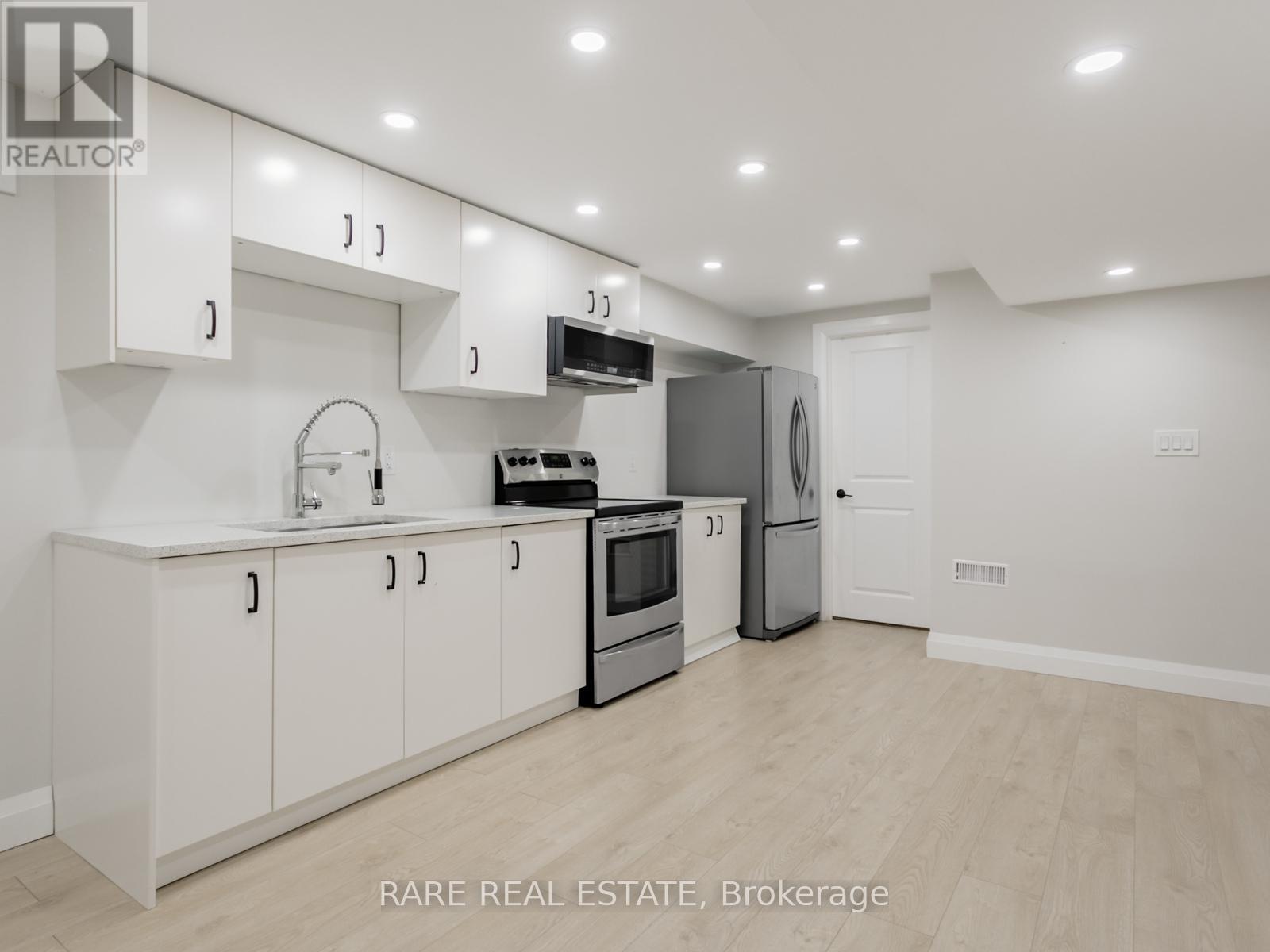 Lower - 3551 Wass Crescent, Oakville, Ontario  L6L 6G2 - Photo 3 - W12657724