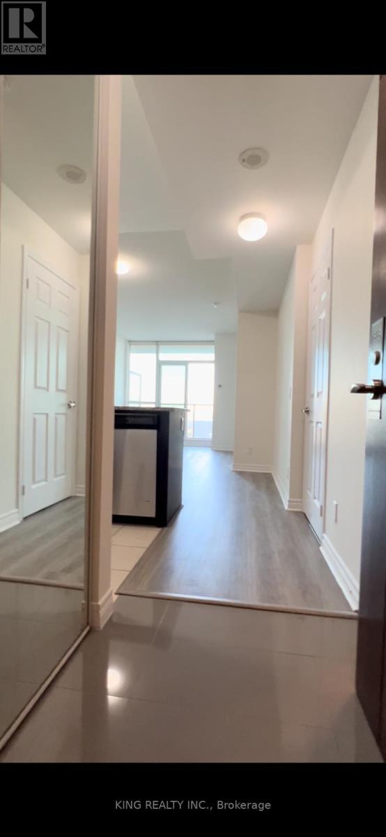 818 - 339 Rathburn Road W, Mississauga, Ontario  L5B 0K6 - Photo 14 - W12657740