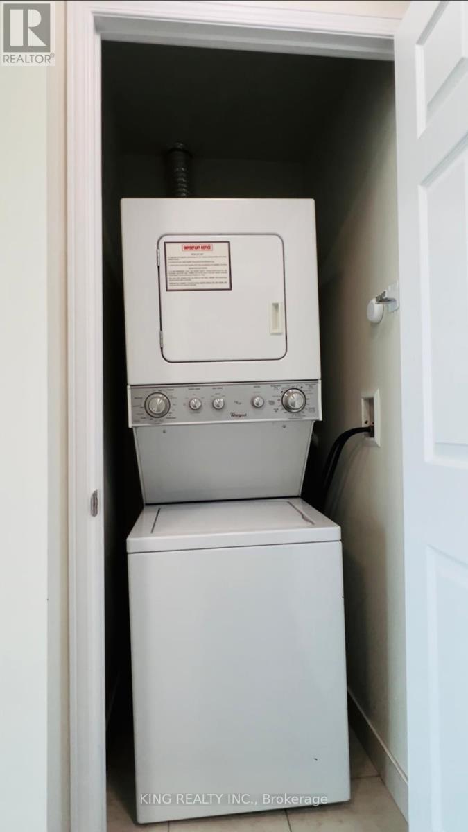 818 - 339 Rathburn Road W, Mississauga, Ontario  L5B 0K6 - Photo 15 - W12657740