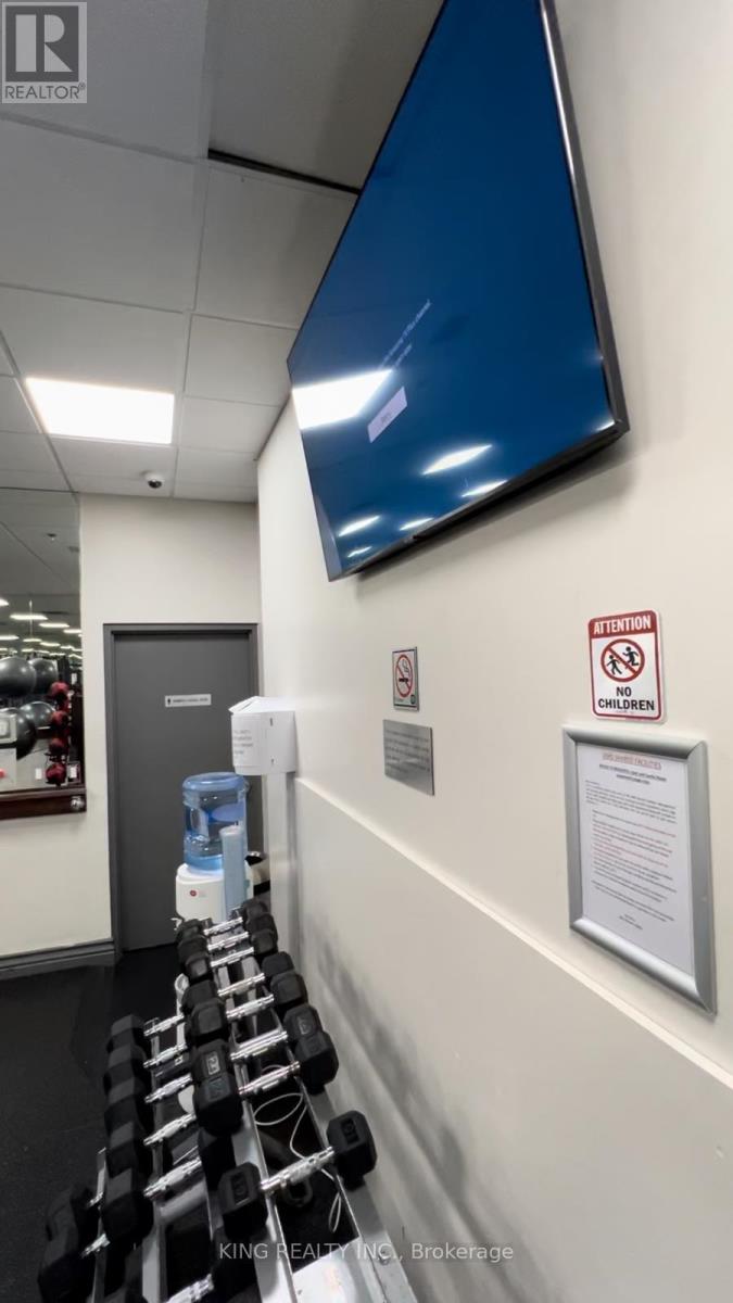 818 - 339 Rathburn Road W, Mississauga, Ontario  L5B 0K6 - Photo 18 - W12657740