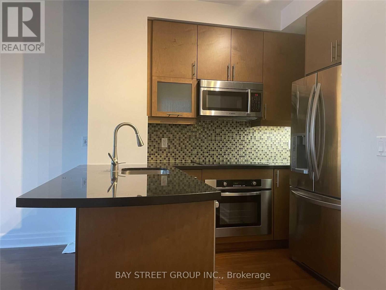 1003 - 35 Balmuto Street, Toronto, Ontario  M4Y 0A3 - Photo 2 - C12608628