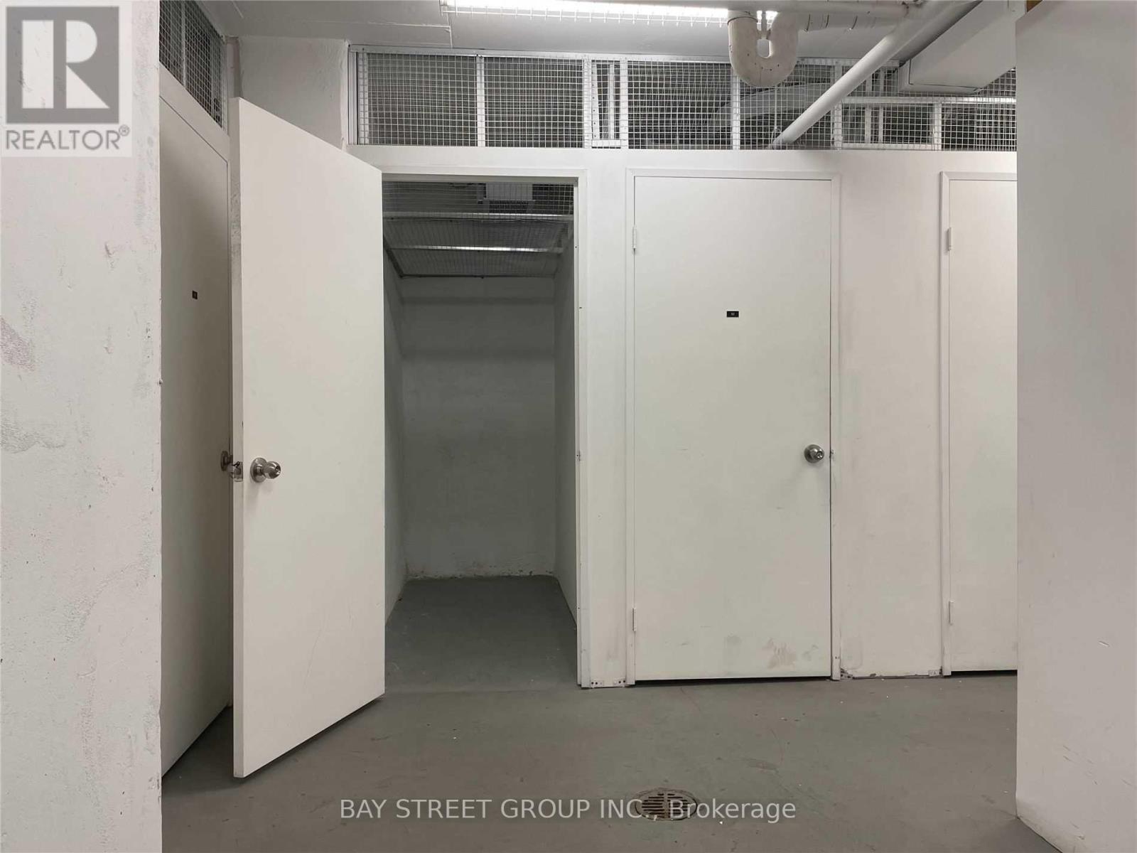 1003 - 35 Balmuto Street, Toronto, Ontario  M4Y 0A3 - Photo 9 - C12608628