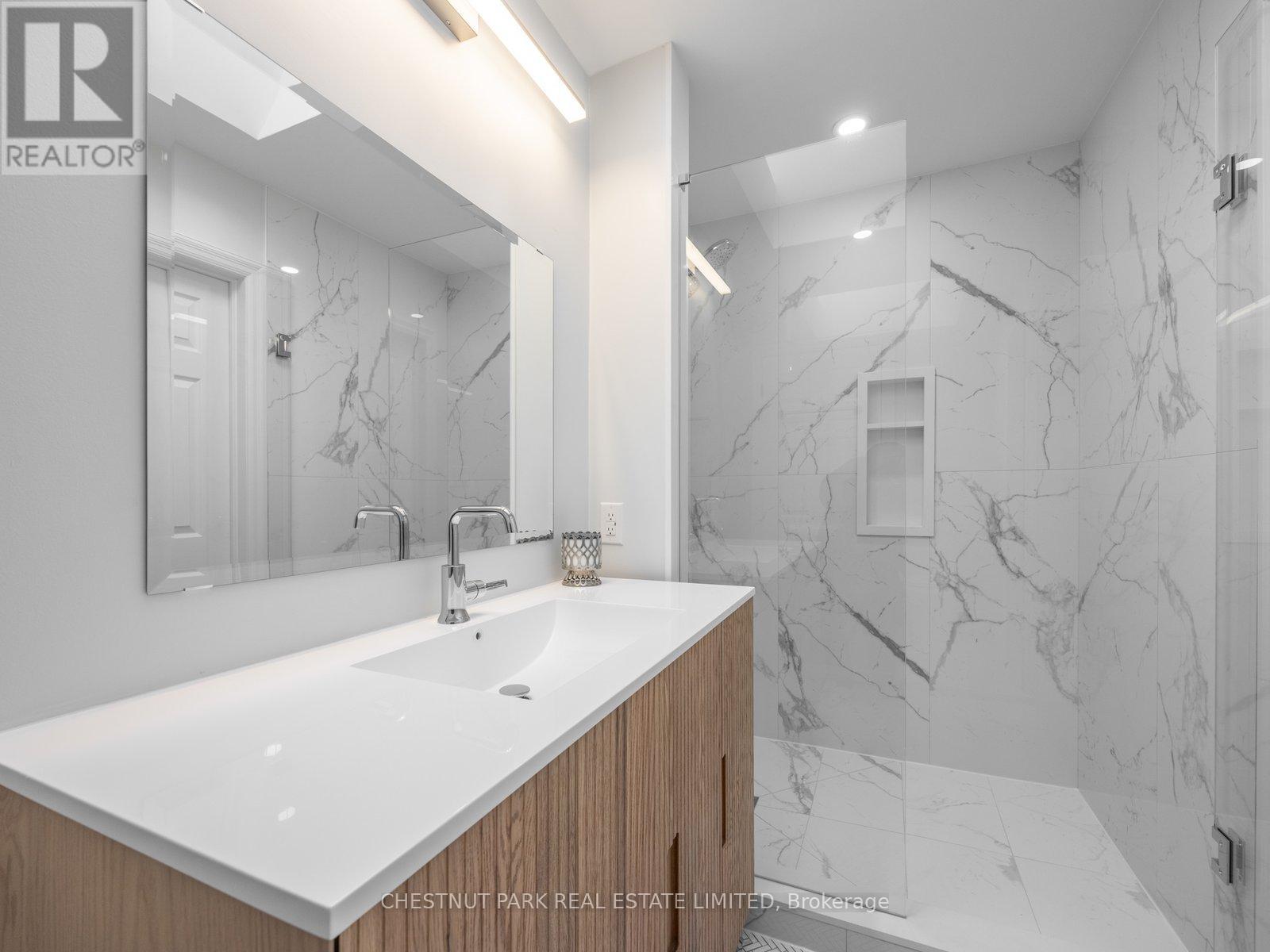 29 Glenvale Boulevard, Toronto, Ontario  M4G 2V3 - Photo 24 - C12656980