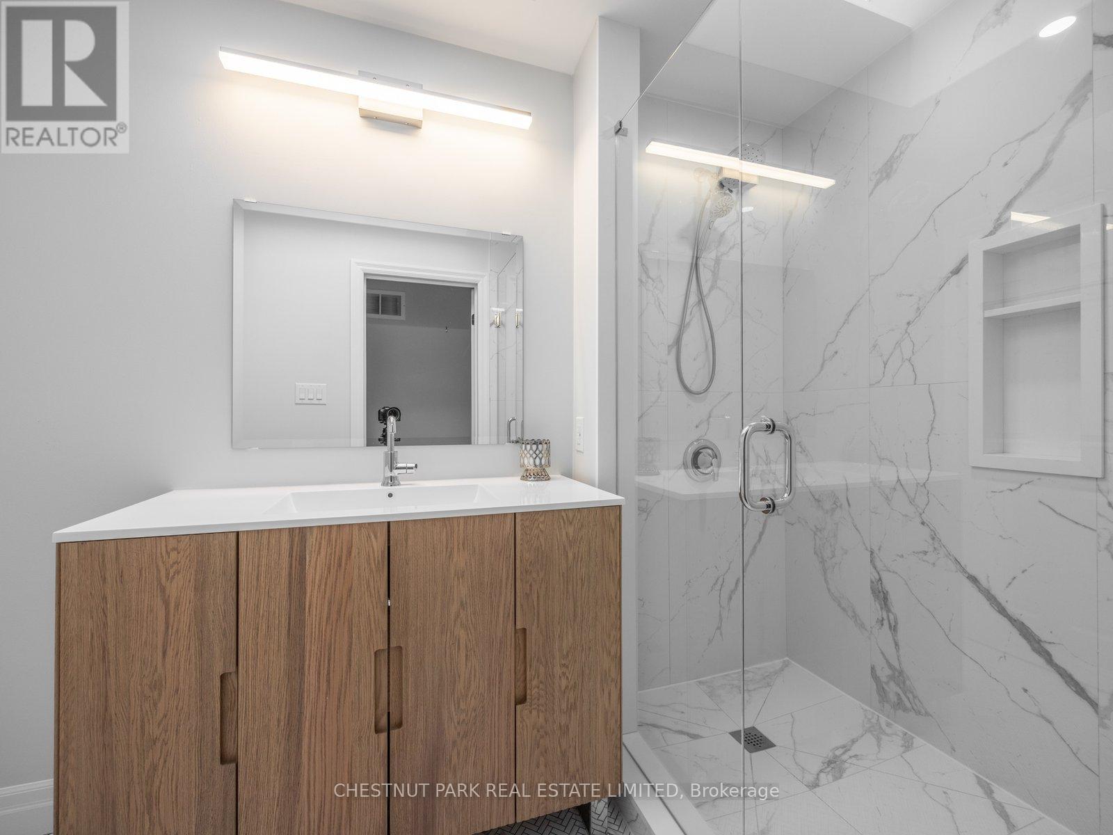 29 Glenvale Boulevard, Toronto, Ontario  M4G 2V3 - Photo 23 - C12656980