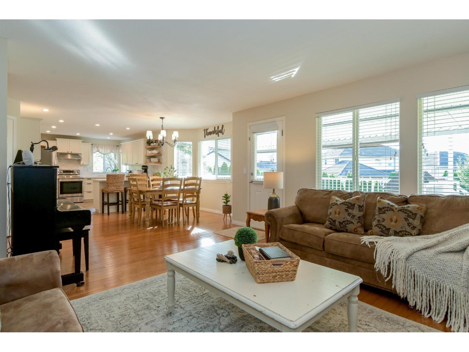 18290 Claytonwood Crescent, Surrey, British Columbia  V3S 0M3 - Photo 9 - R3075407