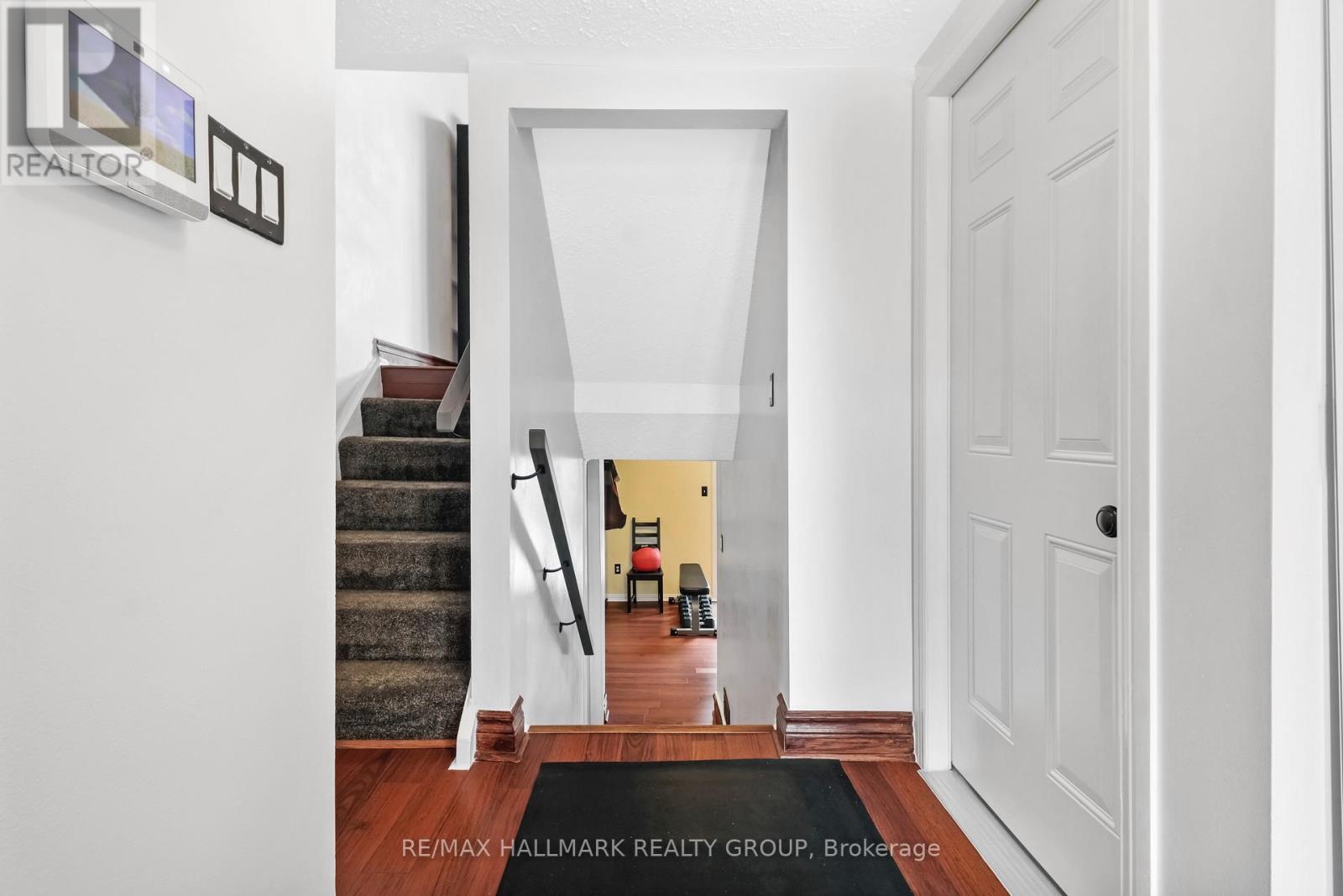 3205 Uplands Drive, Ottawa, Ontario  K1V 9T3 - Photo 4 - X12657808