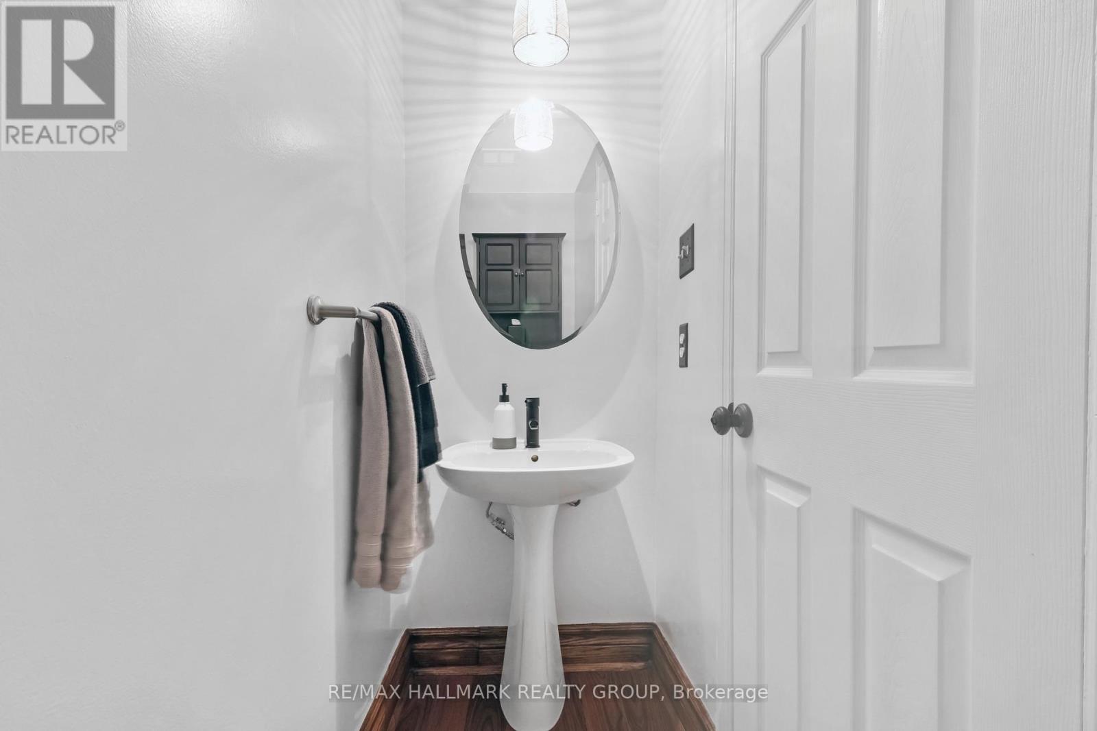 3205 Uplands Drive, Ottawa, Ontario  K1V 9T3 - Photo 5 - X12657808