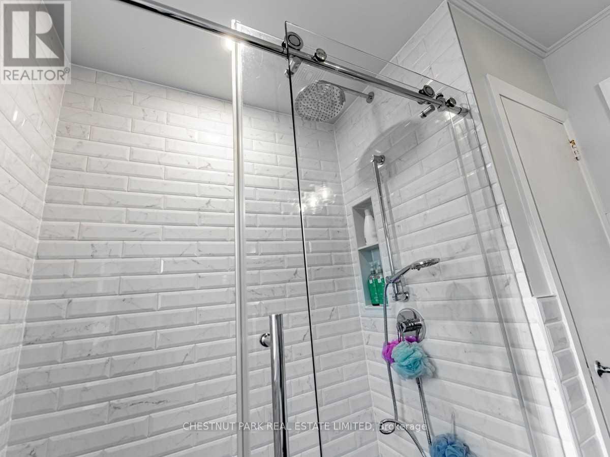 29 Glenvale Boulevard, Toronto, Ontario  M4G 2V3 - Photo 33 - C12656980