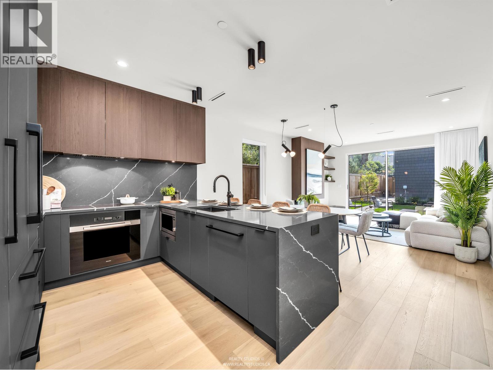 1 1120 E 23rd Avenue, Vancouver, British Columbia  V5V 1Y7 - Photo 9 - R3075515