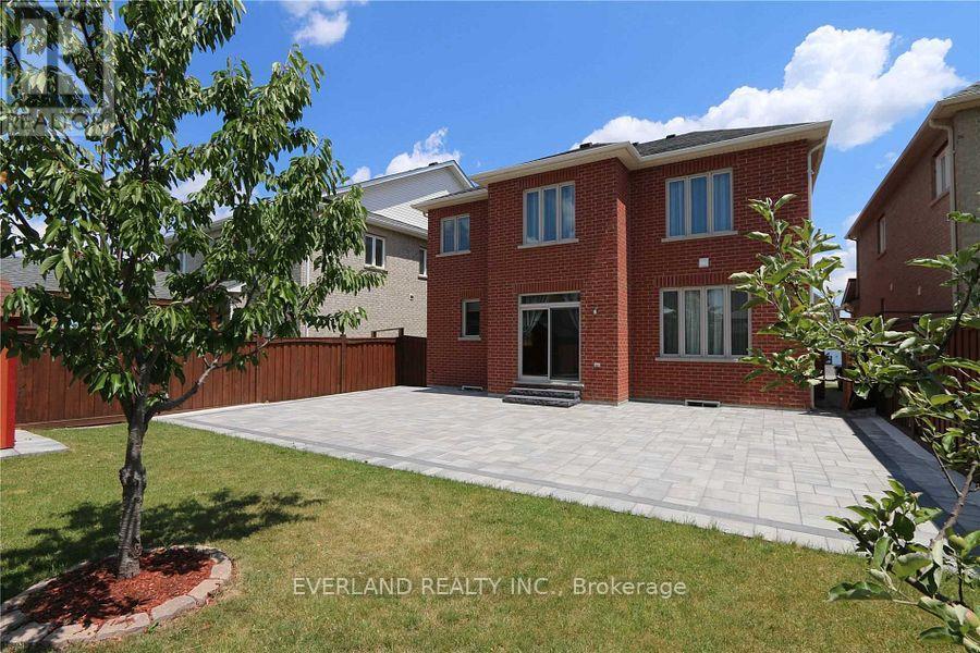 136 Mooney Street, Bradford West Gwillimbury (Bradford), Ontario  L3Z 0K8 - Photo 11 - N12657814