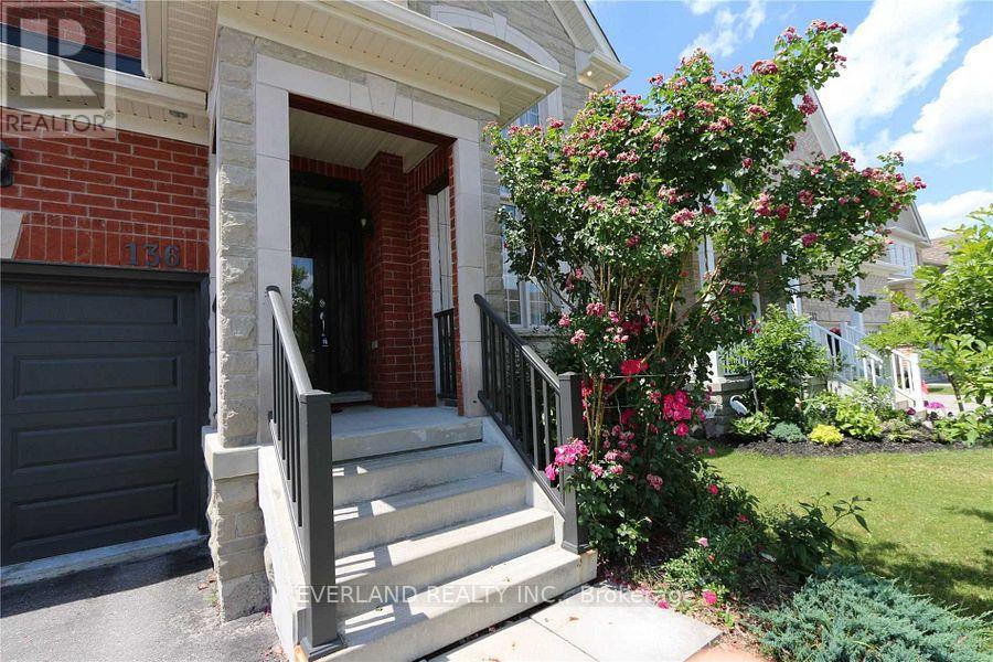 136 Mooney Street, Bradford West Gwillimbury (Bradford), Ontario  L3Z 0K8 - Photo 12 - N12657814