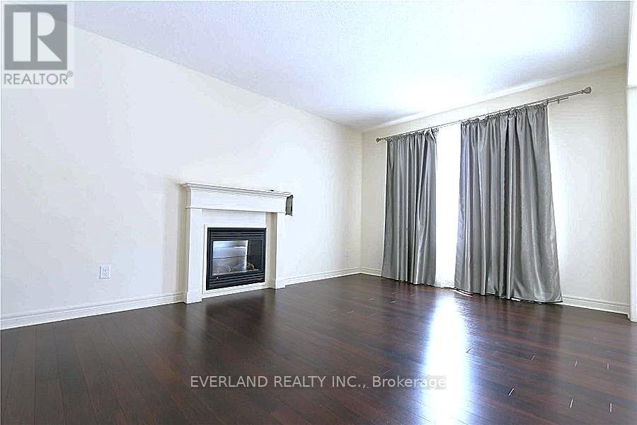 136 Mooney Street, Bradford West Gwillimbury (Bradford), Ontario  L3Z 0K8 - Photo 15 - N12657814