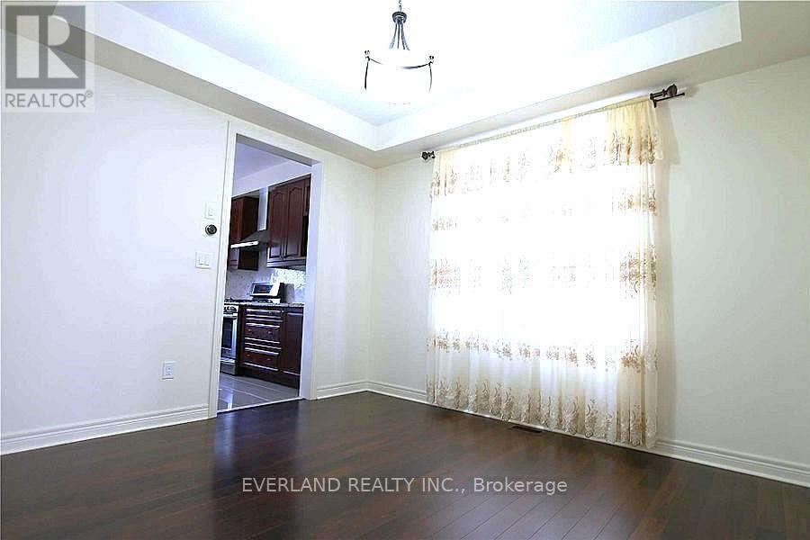 136 Mooney Street, Bradford West Gwillimbury (Bradford), Ontario  L3Z 0K8 - Photo 16 - N12657814