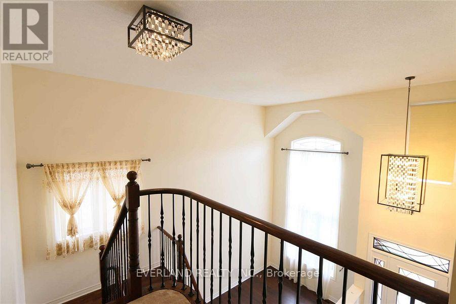 136 Mooney Street, Bradford West Gwillimbury (Bradford), Ontario  L3Z 0K8 - Photo 20 - N12657814