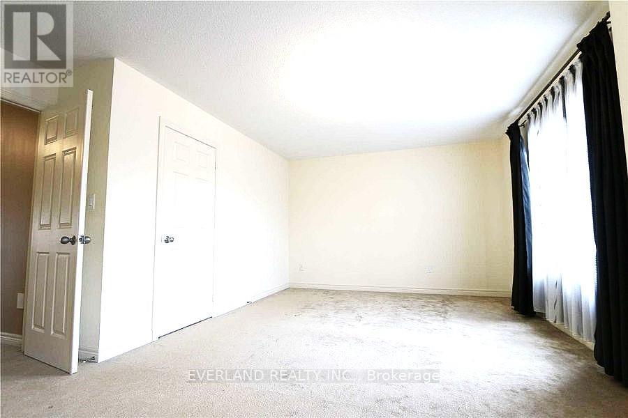 136 Mooney Street, Bradford West Gwillimbury (Bradford), Ontario  L3Z 0K8 - Photo 23 - N12657814