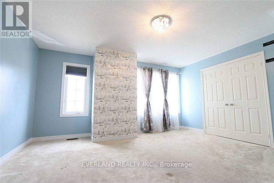 136 Mooney Street, Bradford West Gwillimbury (Bradford), Ontario  L3Z 0K8 - Photo 25 - N12657814