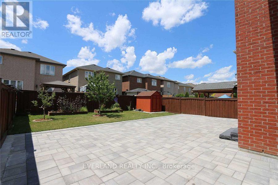 136 Mooney Street, Bradford West Gwillimbury (Bradford), Ontario  L3Z 0K8 - Photo 29 - N12657814