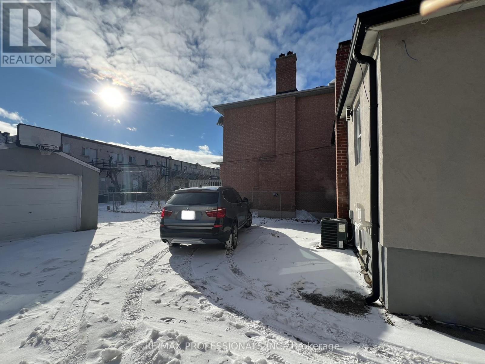 53 Regent Road, Toronto, Ontario  M3K 1G8 - Photo 19 - W12656984
