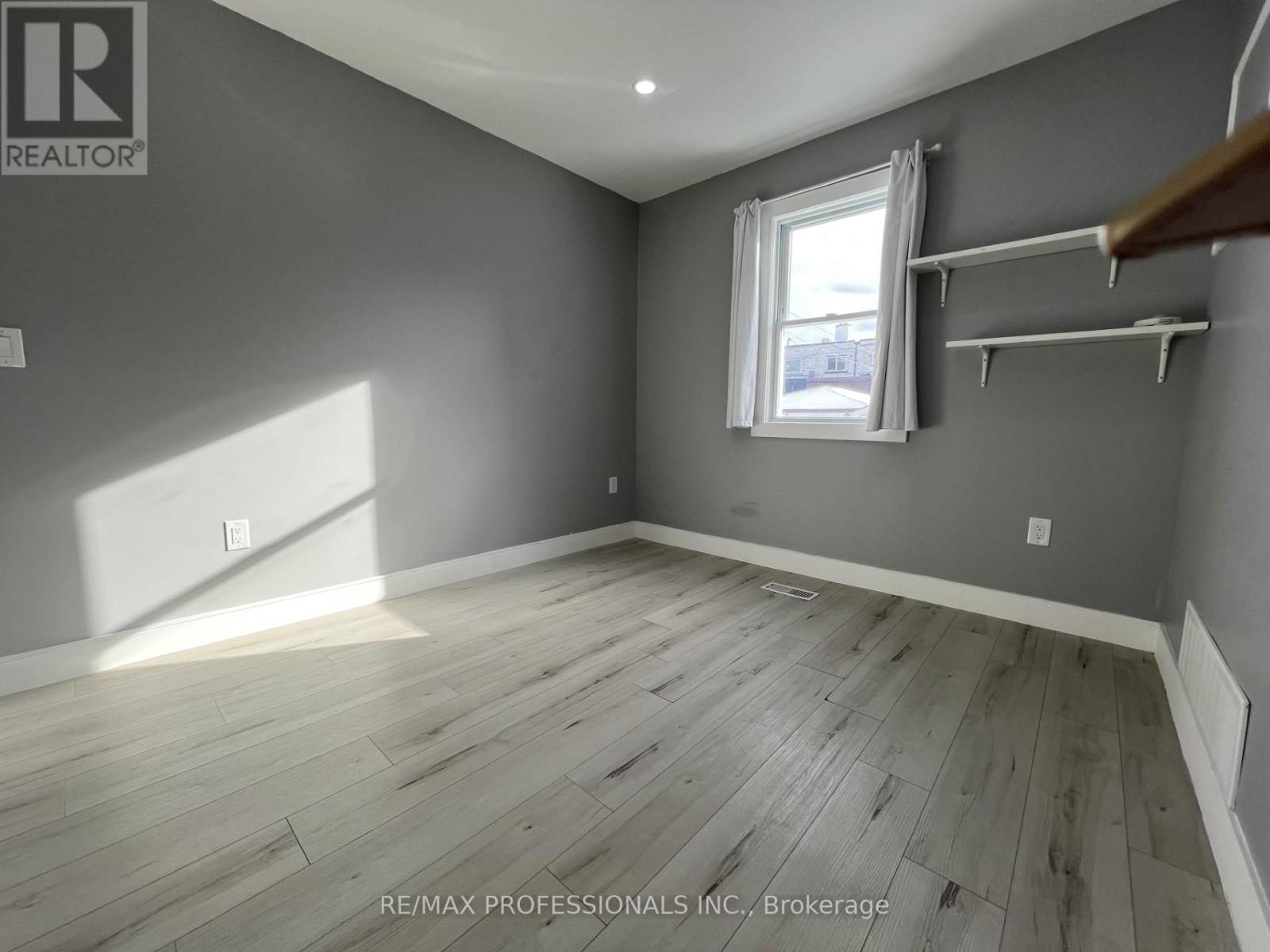 53 Regent Road, Toronto, Ontario  M3K 1G8 - Photo 10 - W12656984