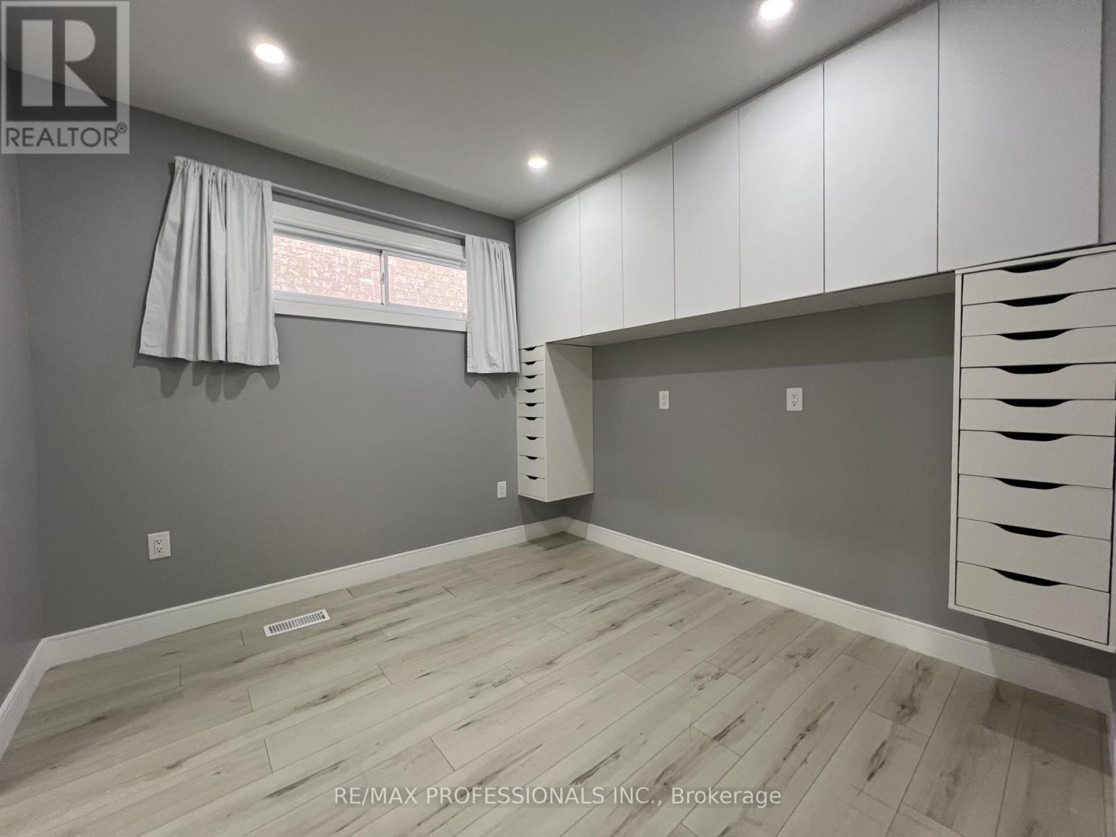 53 Regent Road, Toronto, Ontario  M3K 1G8 - Photo 13 - W12656984