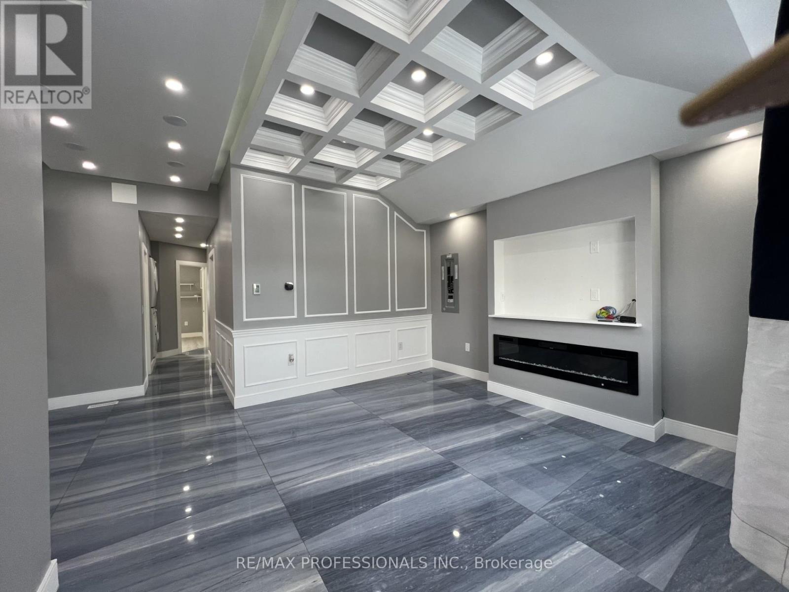 53 Regent Road, Toronto, Ontario  M3K 1G8 - Photo 1 - W12656984