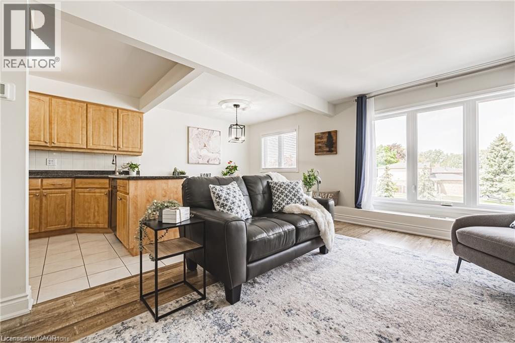 3050 Pinemeadow Drive Unit# 30, Burlington, Ontario  L7M 3X5 - Photo 4 - 40795656