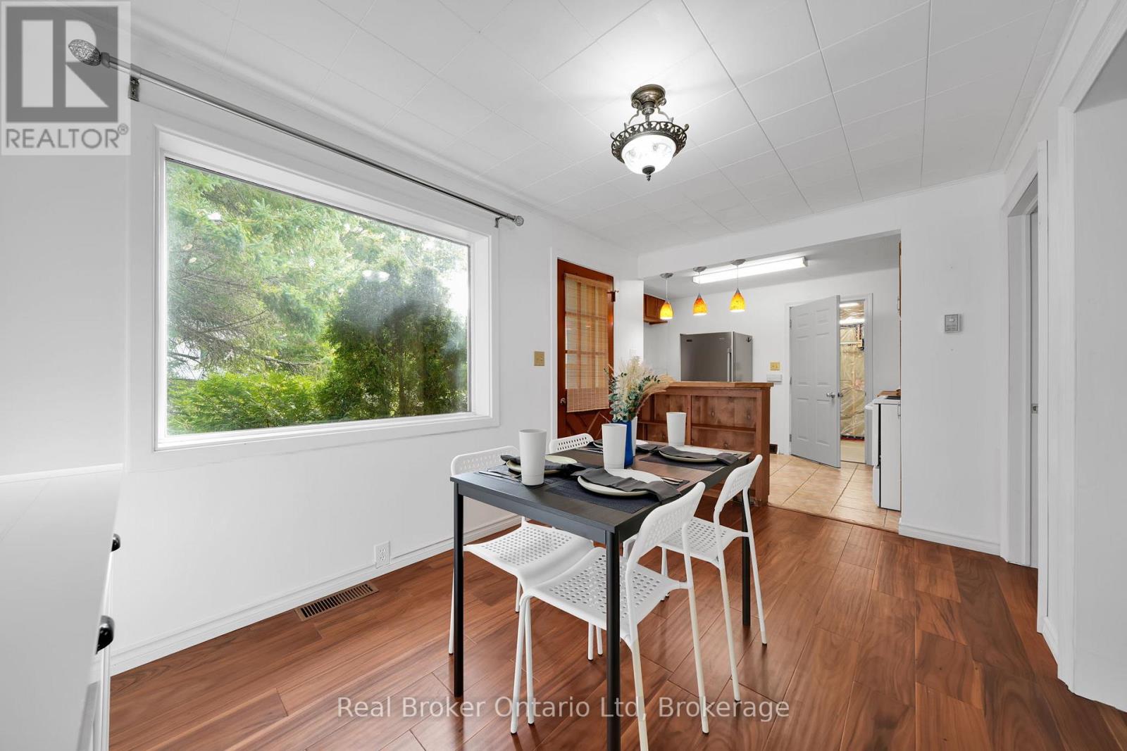 10 Leonard Avenue, Penetanguishene, Ontario  L9M 1C8 - Photo 15 - S12657840