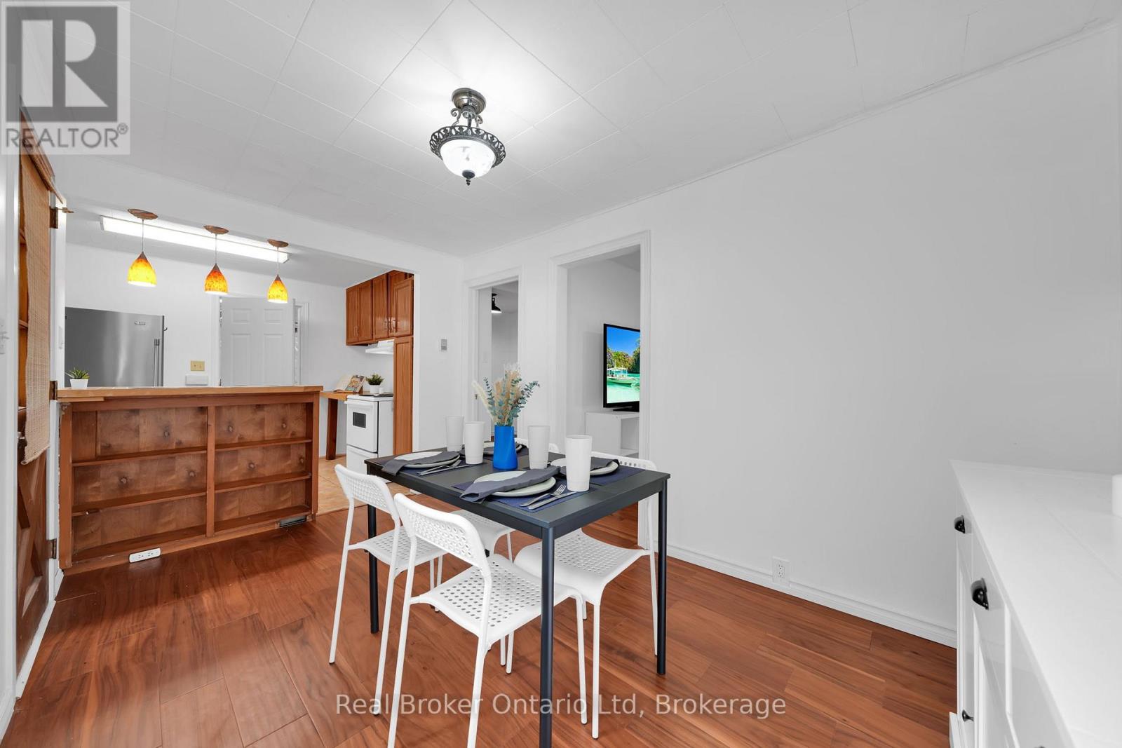 10 Leonard Avenue, Penetanguishene, Ontario  L9M 1C8 - Photo 16 - S12657840