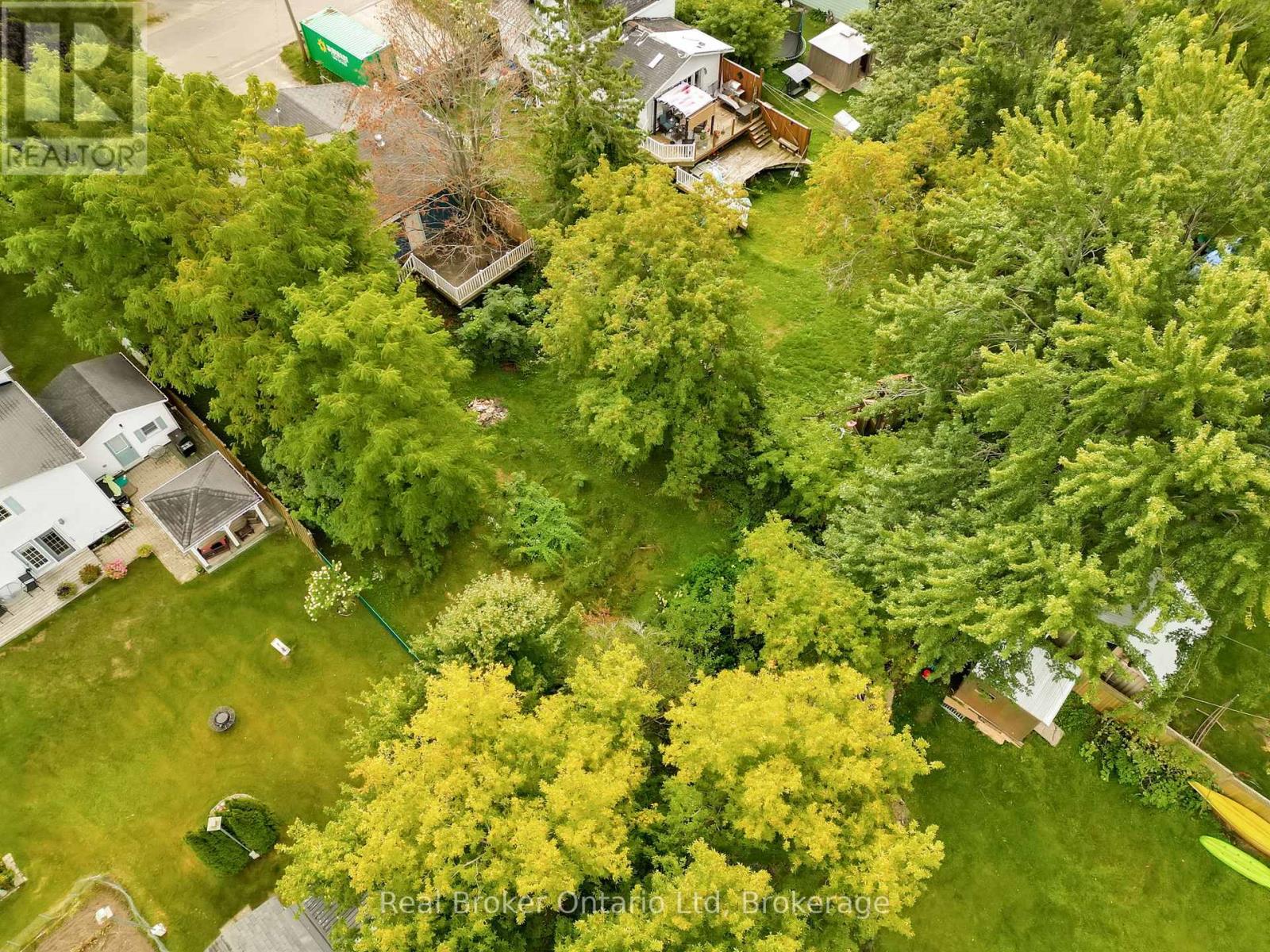 10 Leonard Avenue, Penetanguishene, Ontario  L9M 1C8 - Photo 35 - S12657840