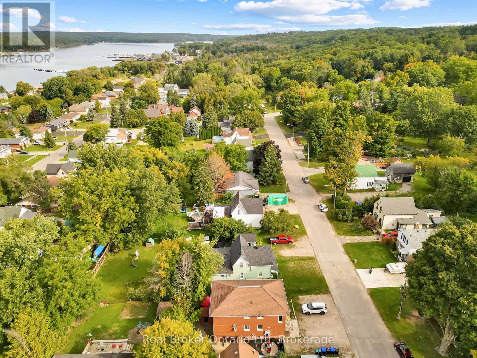 10 Leonard Avenue, Penetanguishene, Ontario  L9M 1C8 - Photo 38 - S12657840