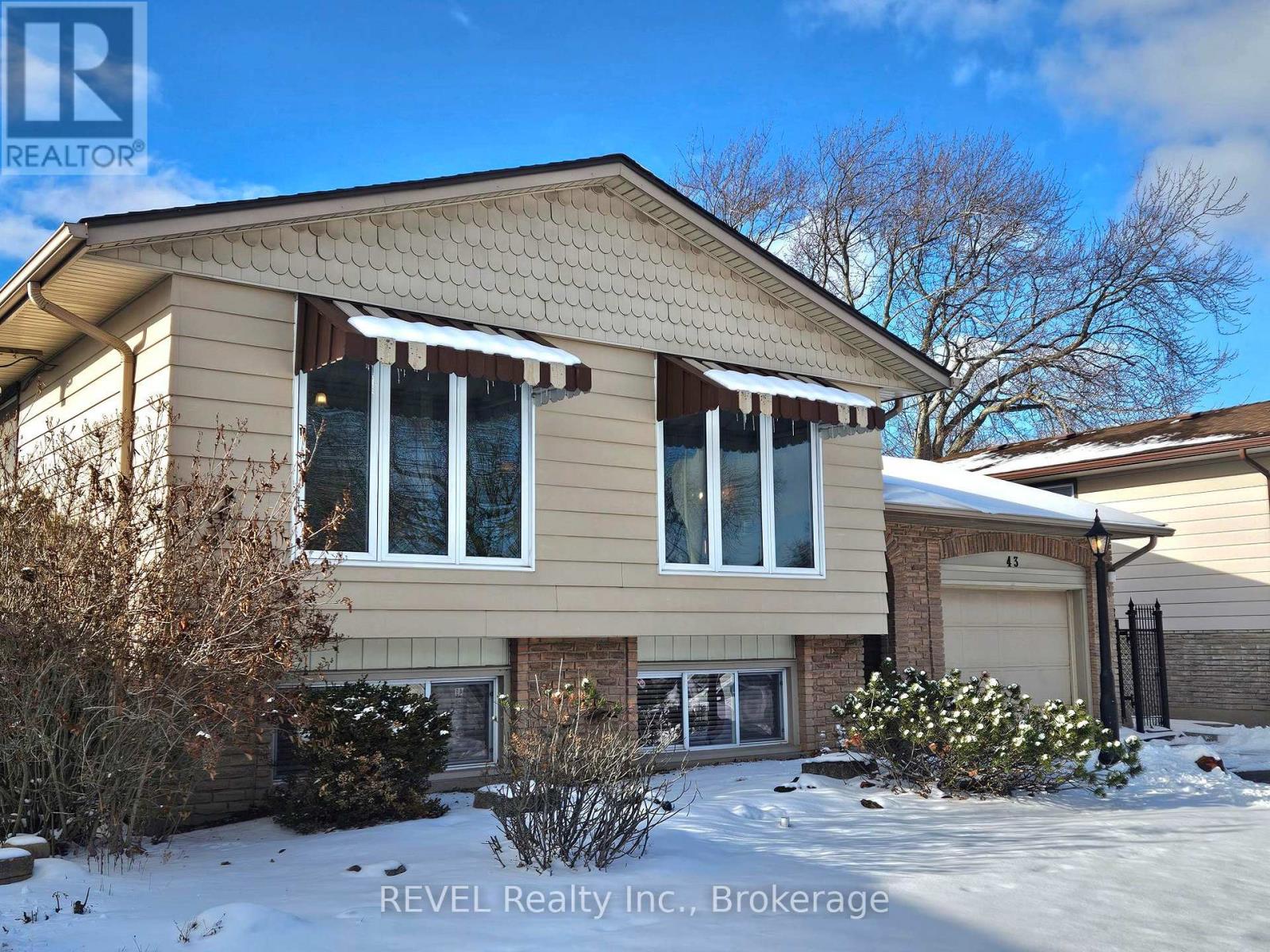 43 Trelawn Parkway, Welland, Ontario  L3C 1W4 - Photo 3 - X12657834