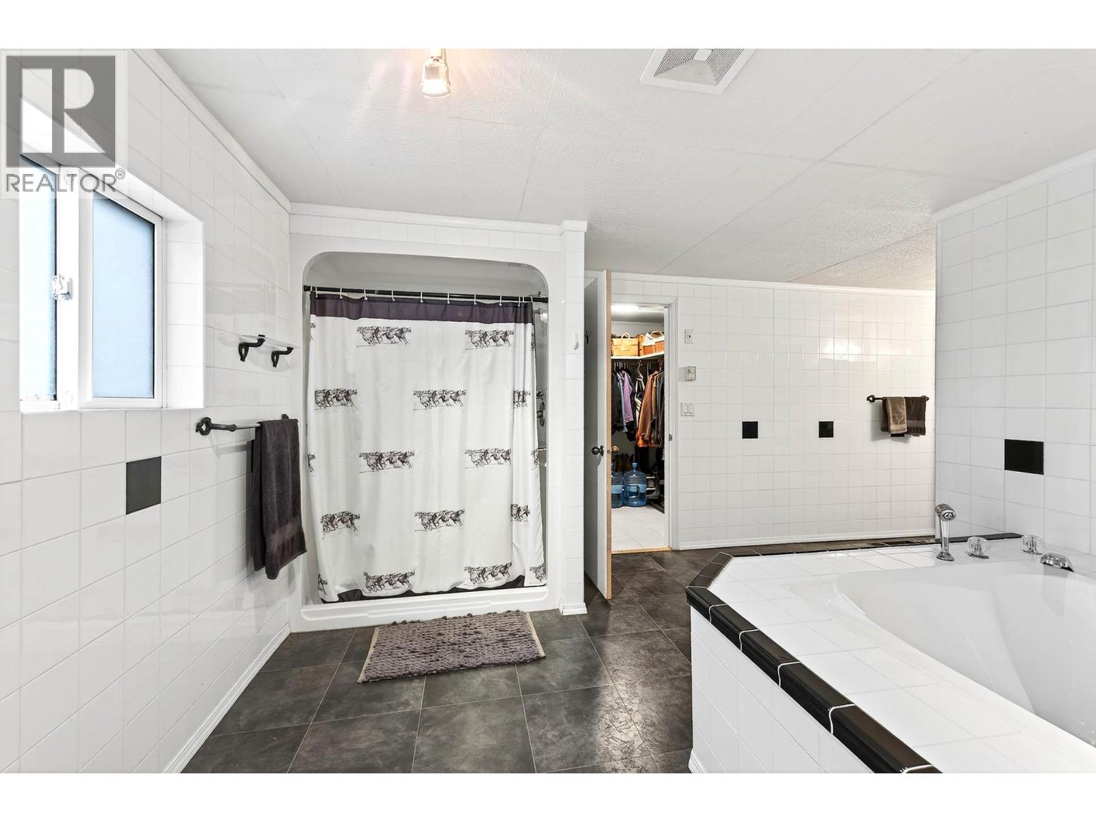 1528 LAVEAU Road Kamloops Photo 20