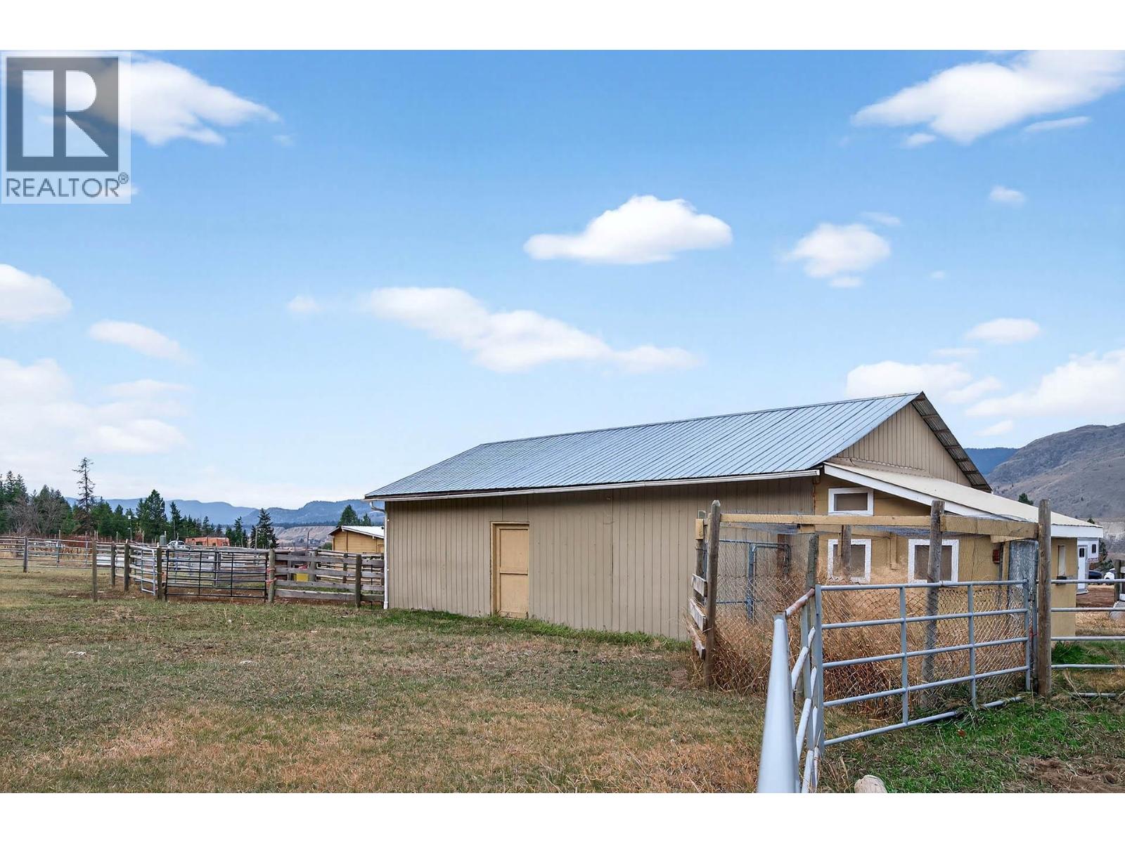 1528 LAVEAU Road Kamloops Photo 63