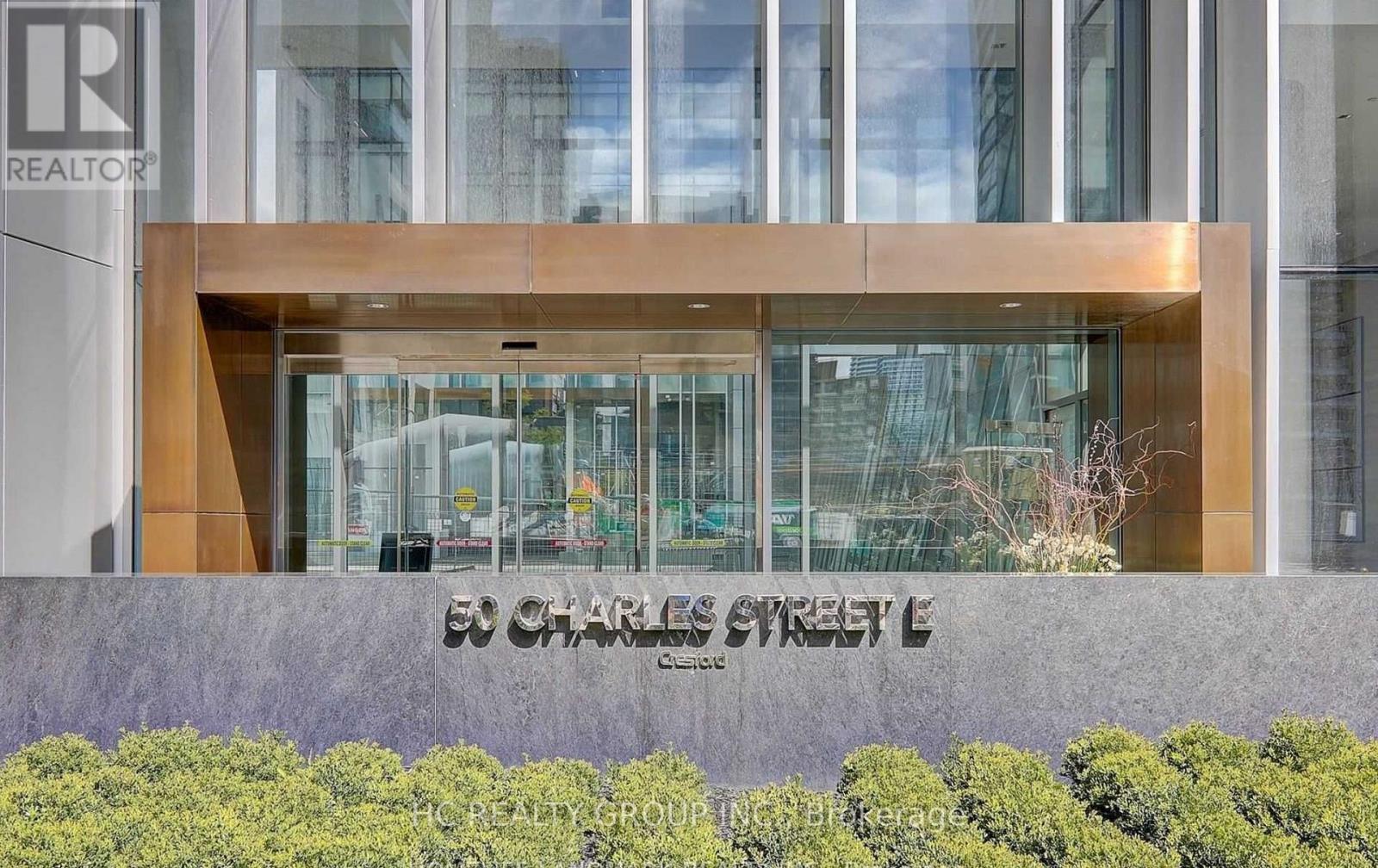 1303 - 50 Charles Street E, Toronto, Ontario  M4Y 0C3 - Photo 2 - C12657816