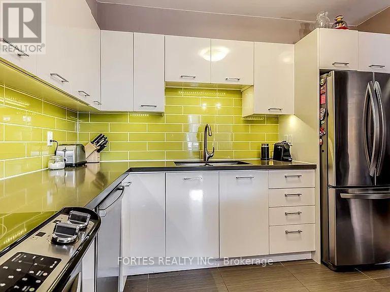 102 - 100 Coe Hill Drive, Toronto, Ontario  M6S 3E1 - Photo 13 - W12479609