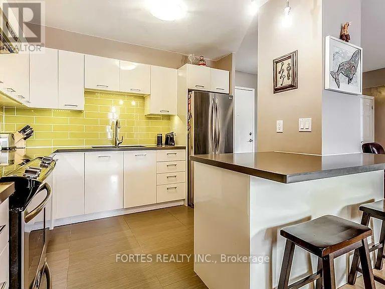 102 - 100 Coe Hill Drive, Toronto, Ontario  M6S 3E1 - Photo 14 - W12479609