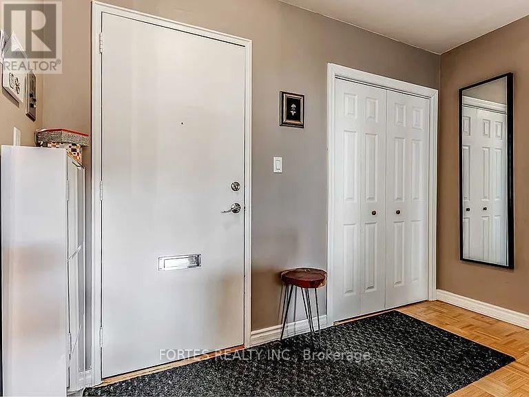 102 - 100 Coe Hill Drive, Toronto, Ontario  M6S 3E1 - Photo 6 - W12479609