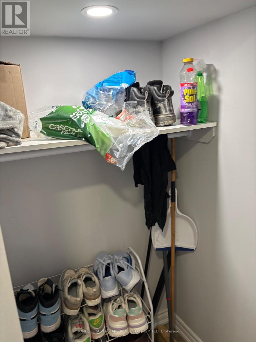 31 Daden Oaks Drive S, Brampton, Ontario  L6P 3R7 - Photo 10 - W12657828