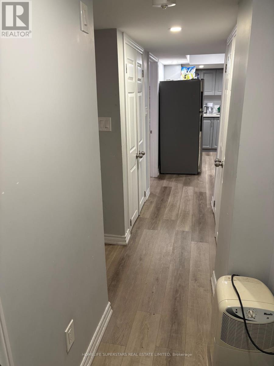 31 Daden Oaks Drive S, Brampton, Ontario  L6P 3R7 - Photo 4 - W12657828