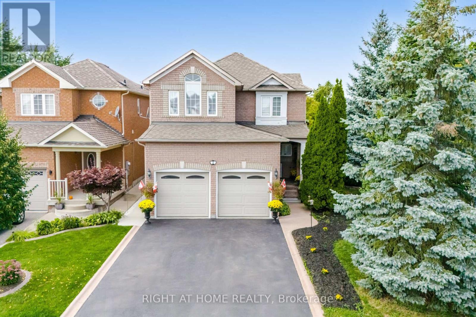 2 MELROSE GARDENS, Brampton, Ontario