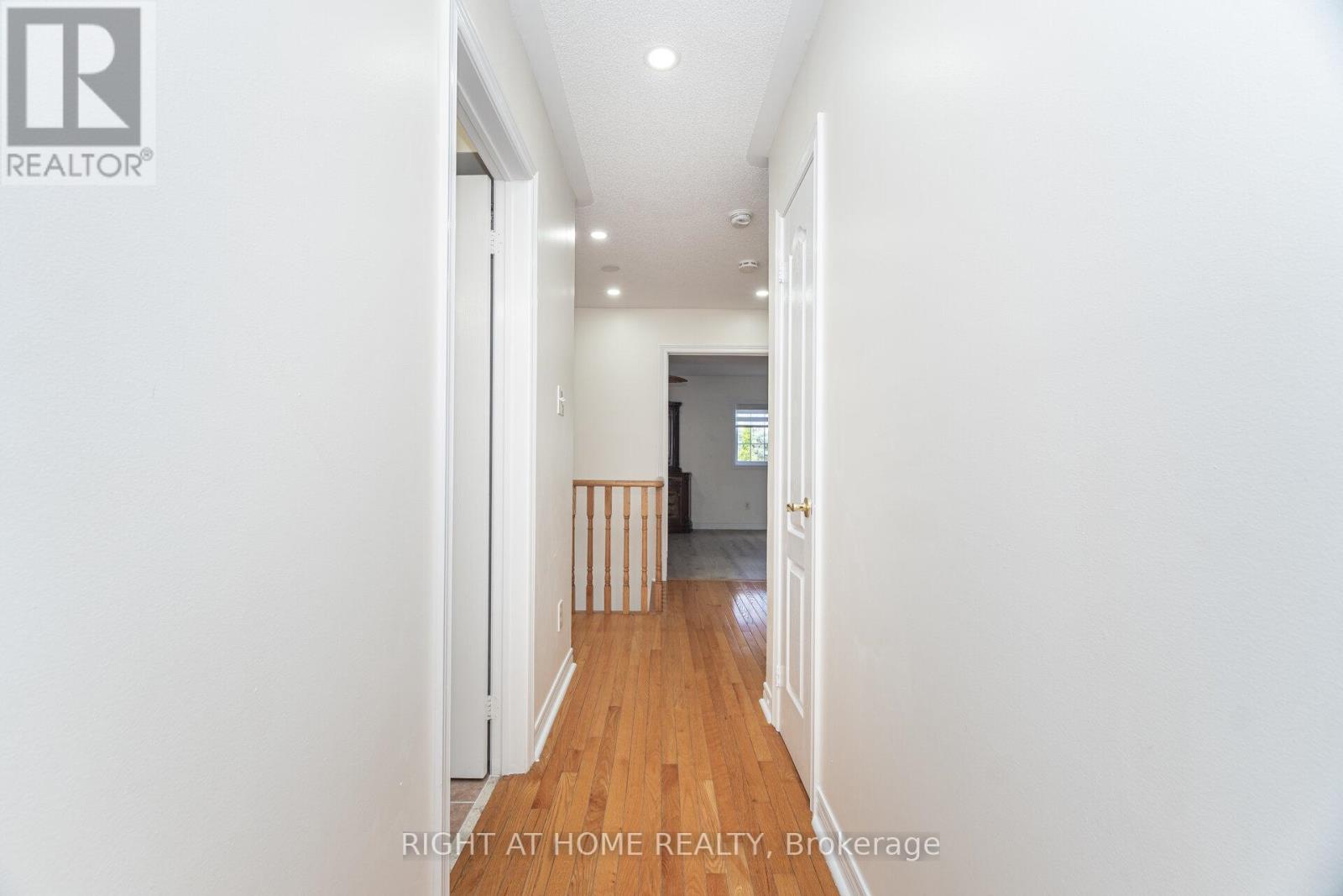 2 Melrose Gardens, Brampton, Ontario  L7A 1J7 - Photo 24 - W12657848