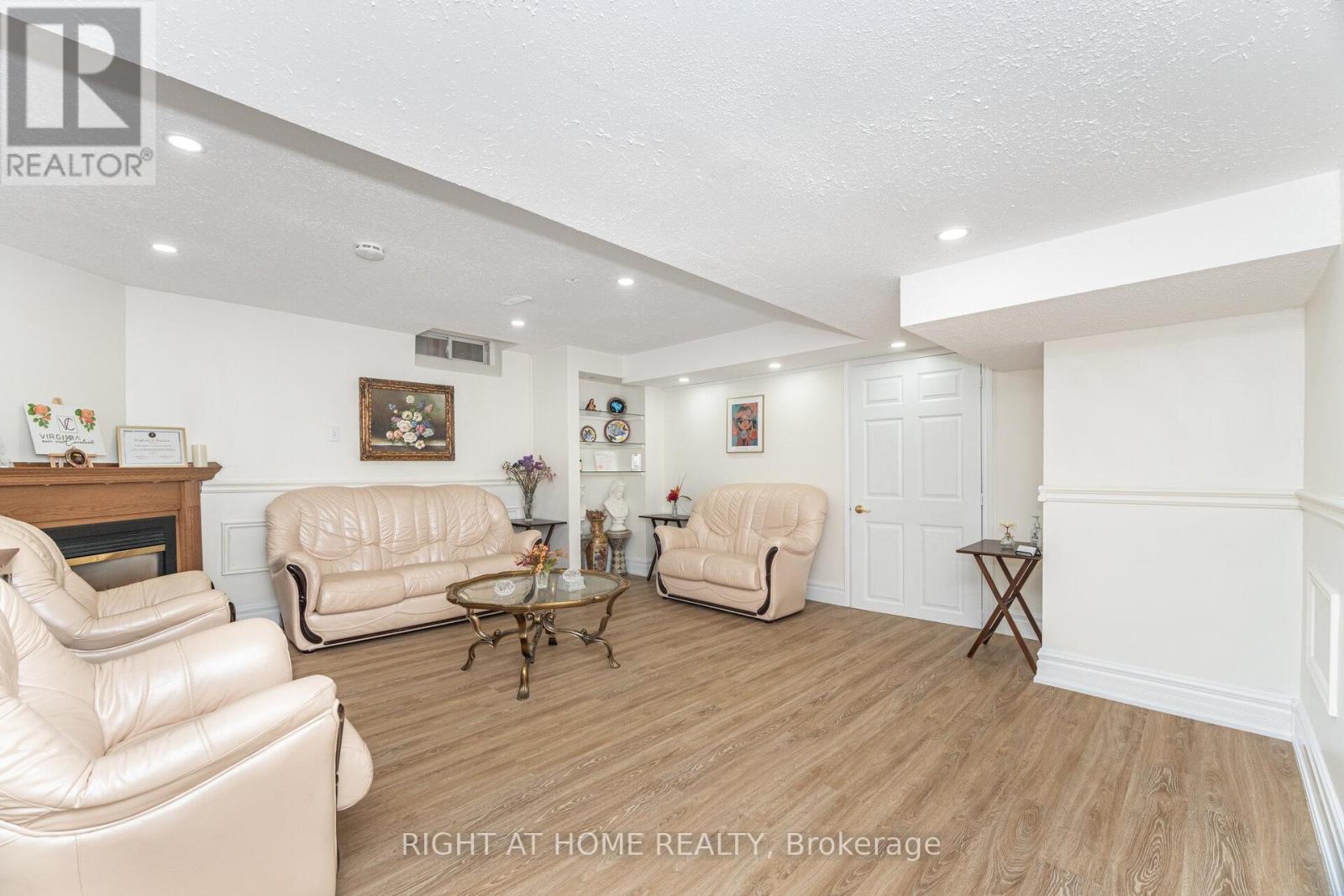 2 Melrose Gardens, Brampton, Ontario  L7A 1J7 - Photo 40 - W12657848