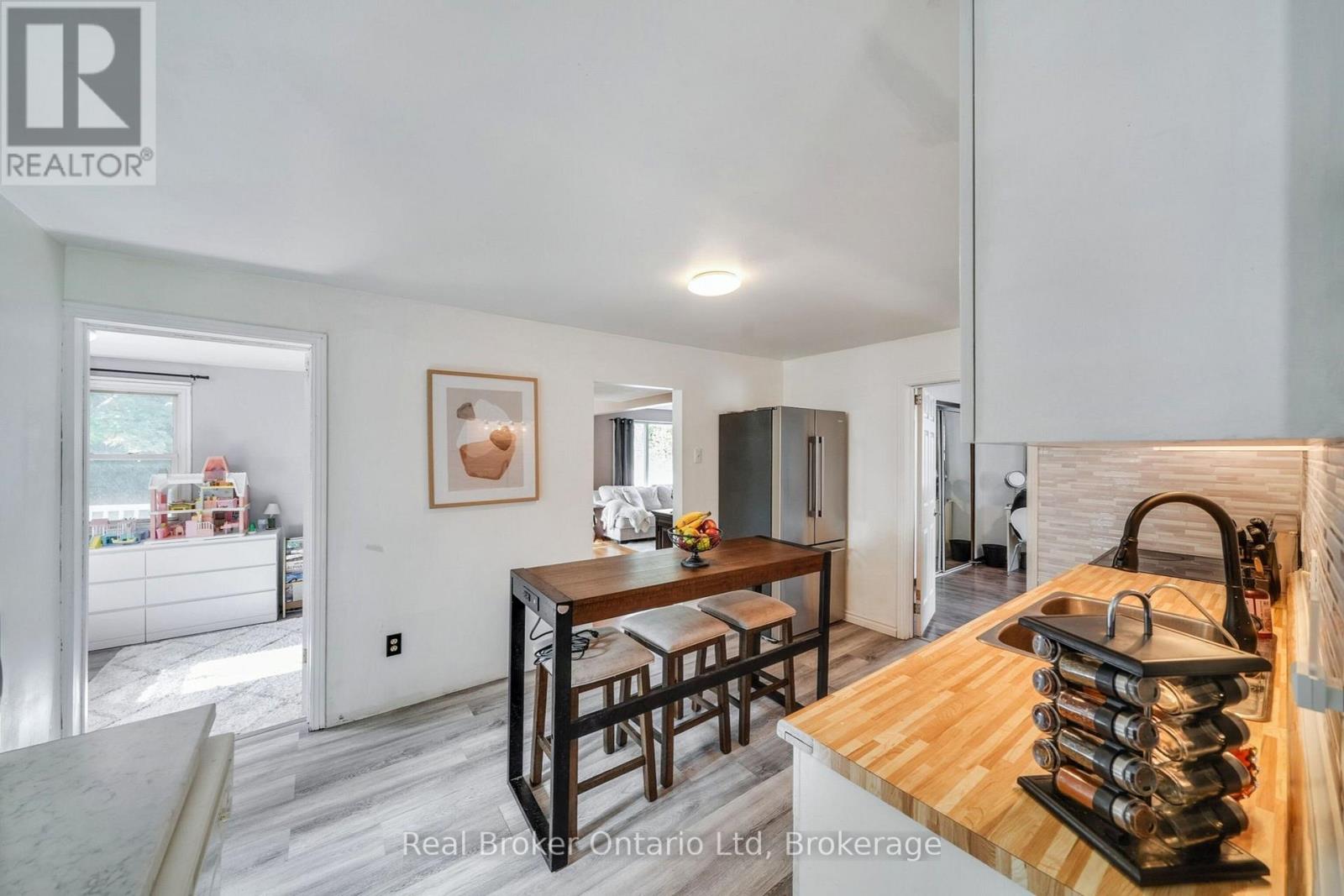 116 Robert Street E, Penetanguishene, Ontario  L9M 1J2 - Photo 12 - S12657864