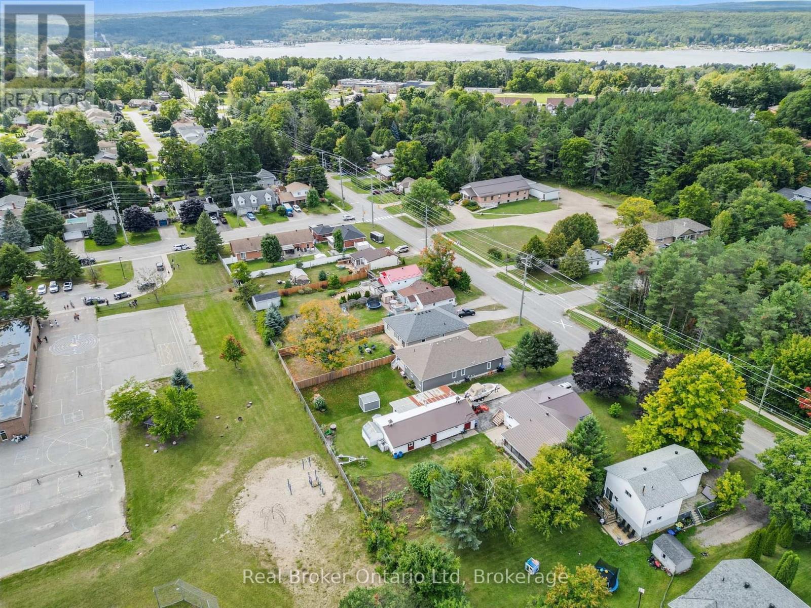 116 Robert Street E, Penetanguishene, Ontario  L9M 1J2 - Photo 35 - S12657864