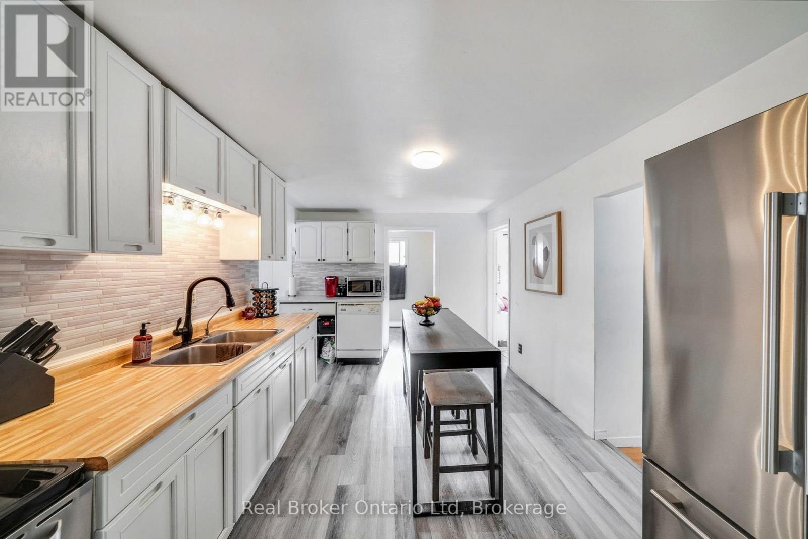 116 Robert Street E, Penetanguishene, Ontario  L9M 1J2 - Photo 9 - S12657864