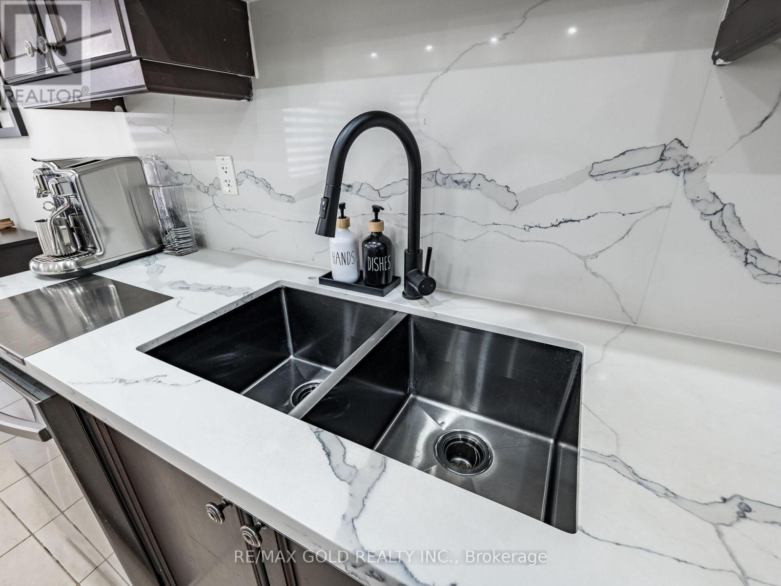 12 Hines Street, Brampton, Ontario  L7A 4X5 - Photo 16 - W12654456