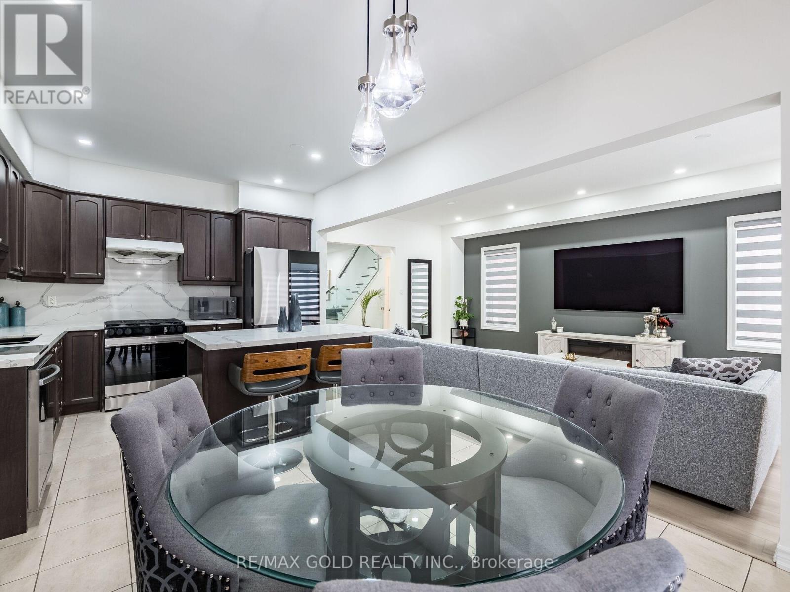 12 Hines Street, Brampton, Ontario  L7A 4X5 - Photo 18 - W12654456