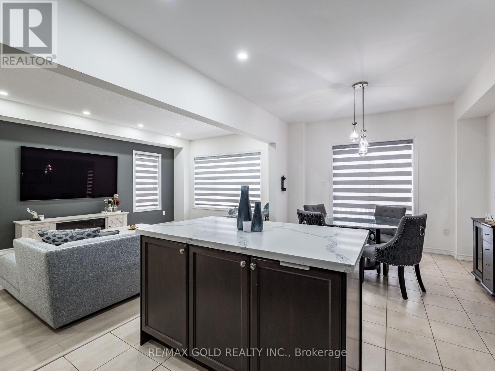 12 Hines Street, Brampton, Ontario  L7A 4X5 - Photo 15 - W12654456